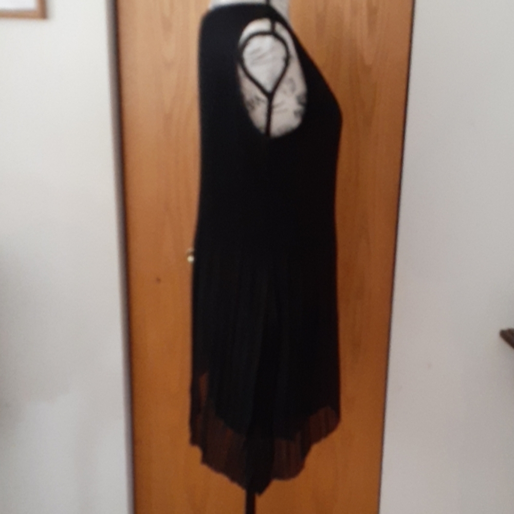Black Top - Picture 4 of 6
